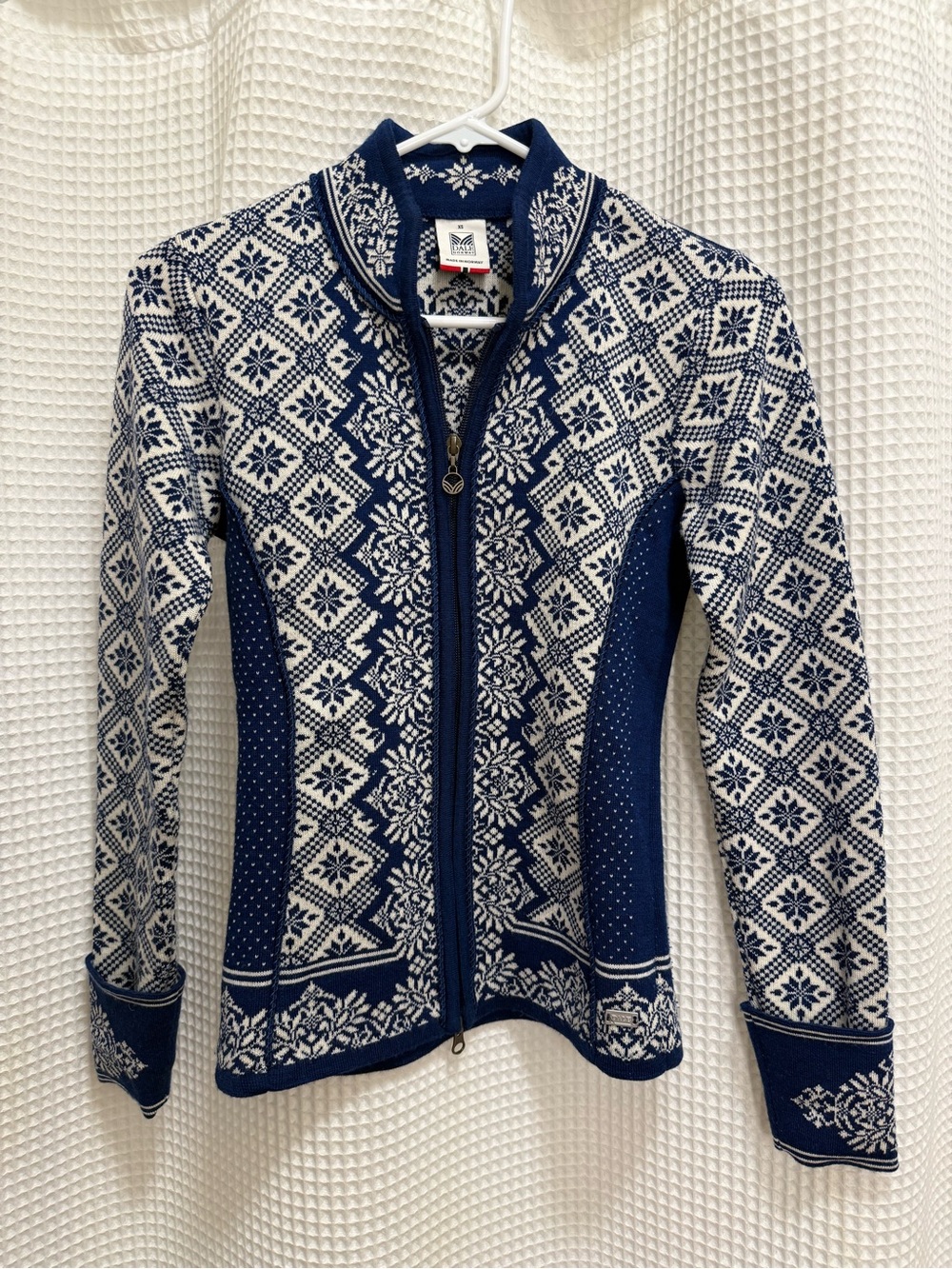 Dale of Norway - Navy and White Patterned Zip-Up Women's Jacket - Picture 4 of 15